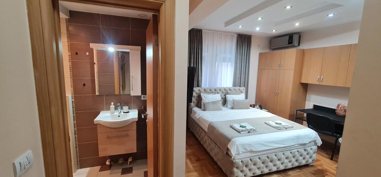 Design Apartment Business Lux 4 Star "Rio" Completely Business Lux Place In The City Center & Free Included Industry Optical Wifi & Netflix & Keyless Code Entry & Full Smart App & Kitchen & Washing Machine & Wide Terrace & Secure 2 Parking Place Ćuprija Екстериор снимка