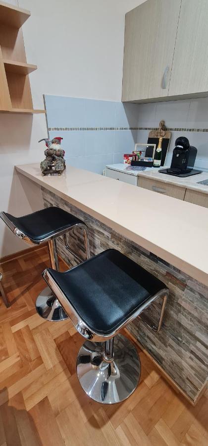 Design Apartment Business Lux 4 Star "Rio" Completely Business Lux Place In The City Center & Free Included Industry Optical Wifi & Netflix & Keyless Code Entry & Full Smart App & Kitchen & Washing Machine & Wide Terrace & Secure 2 Parking Place Ćuprija Екстериор снимка