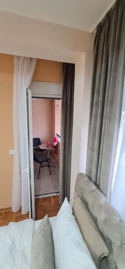 Design Apartment Business Lux 4 Star "Rio" Completely Business Lux Place In The City Center & Free Included Industry Optical Wifi & Netflix & Keyless Code Entry & Full Smart App & Kitchen & Washing Machine & Wide Terrace & Secure 2 Parking Place Ćuprija Екстериор снимка